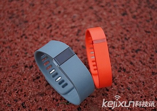 Fitbit Charge智慧手環評測 略顯高科的入門級產品？