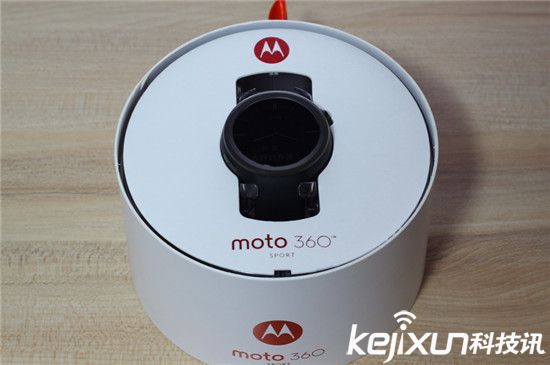 Moto 360 Sport国行版今日开售 2388元起!