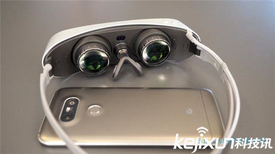 LG 360 VR上手：三星Gear VR不淡定了！