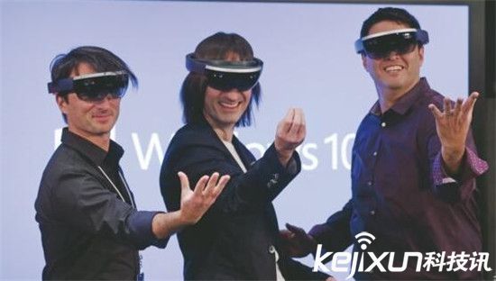 用微软HoloLens玩Xbox One 效果太震撼