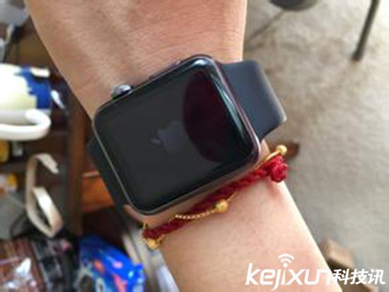 iwatch2換屏高能 蘋果收購這個螢幕到底是什麼？