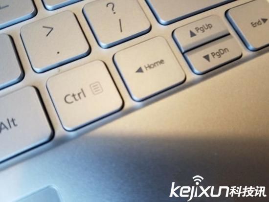 小米笔记本再遭曝光 形似MacBook Pro极窄边框