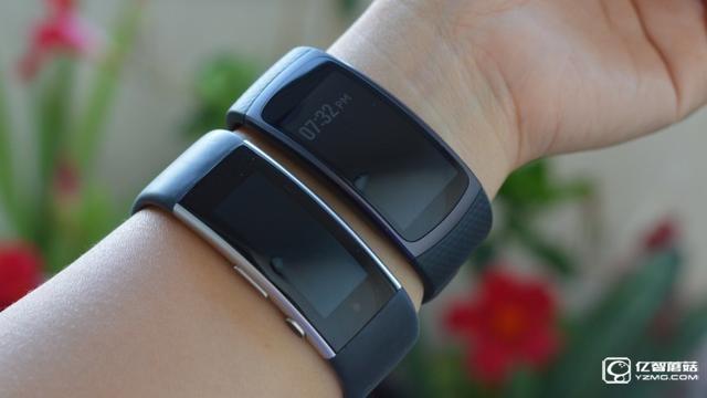 三星Gear Fit2手环、微软Band 2手环对比评测