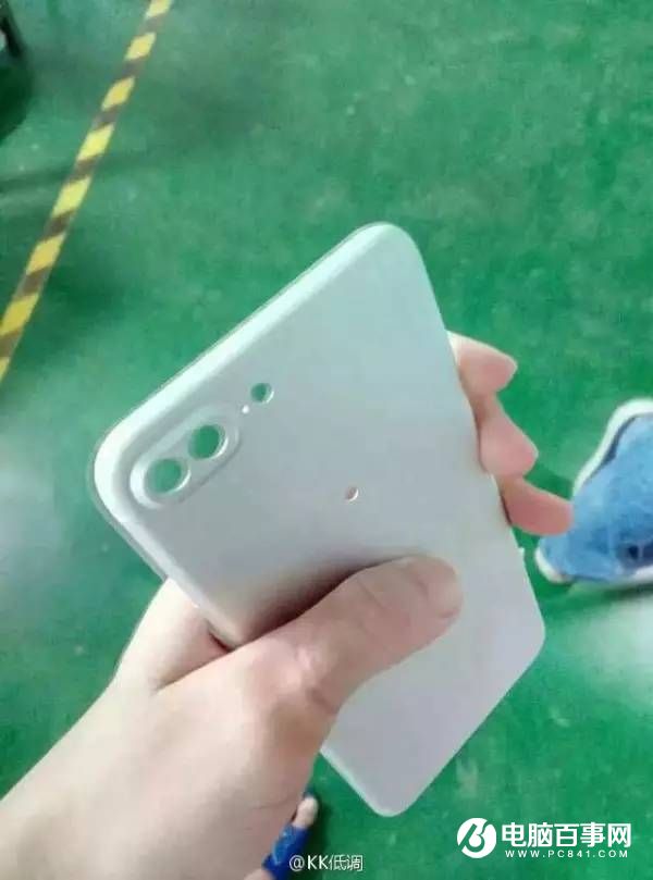 Pro版被砍掉 iPhone7 Plus半成品实拍