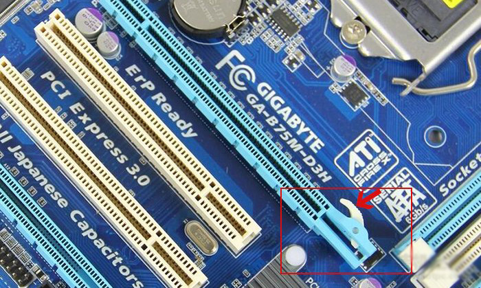 显卡拔不出来一头卡住了怎么办?显卡无法拆下来的原因及方法