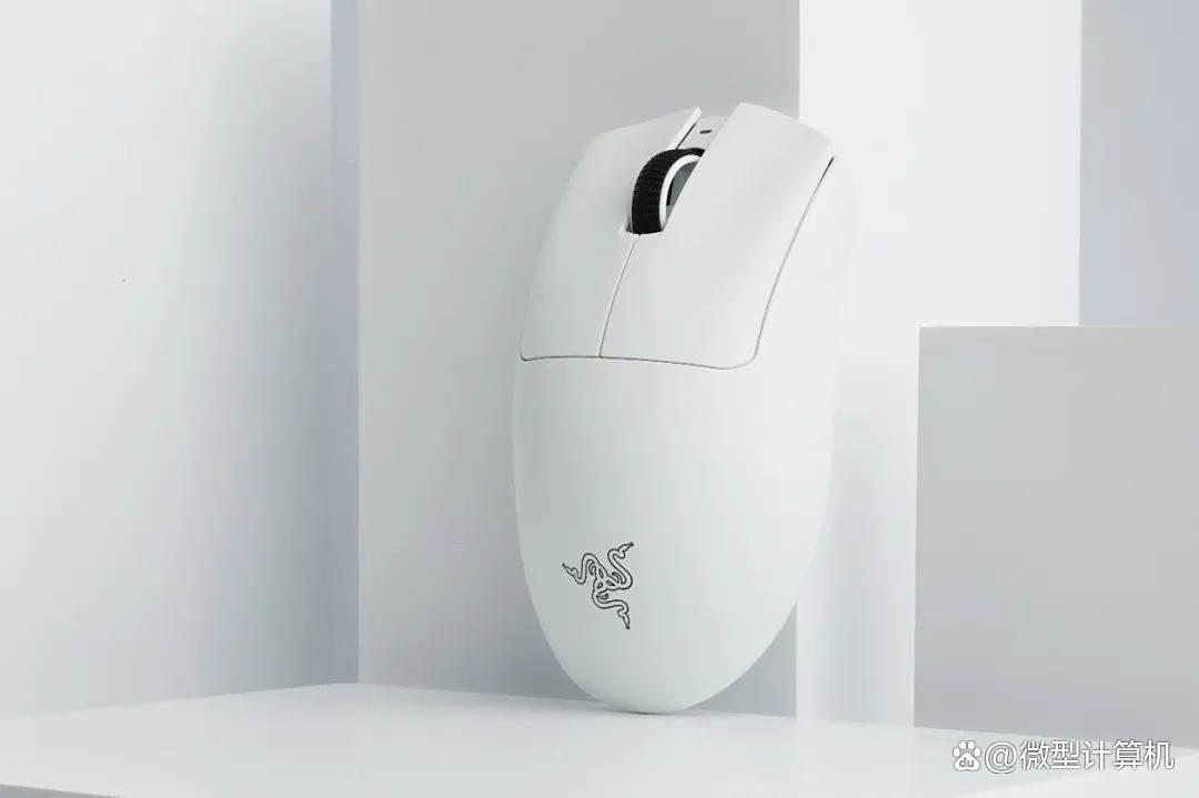 雷蛇炼狱蝰蛇V4专业版无线鼠标评测,轻盈又强劲!