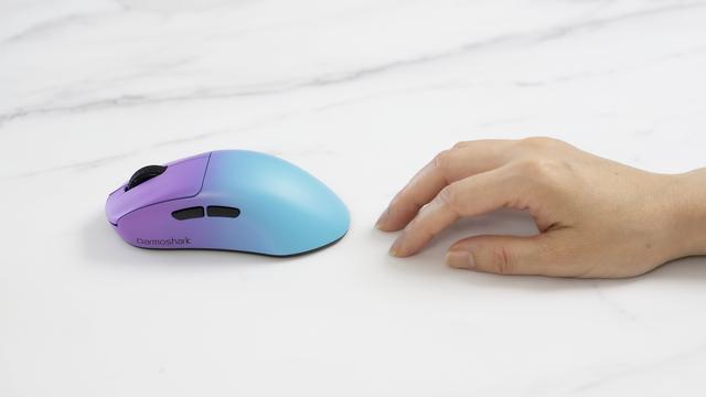 达摩鲨N7 MAX轻量化旗舰鼠标上手体验测评