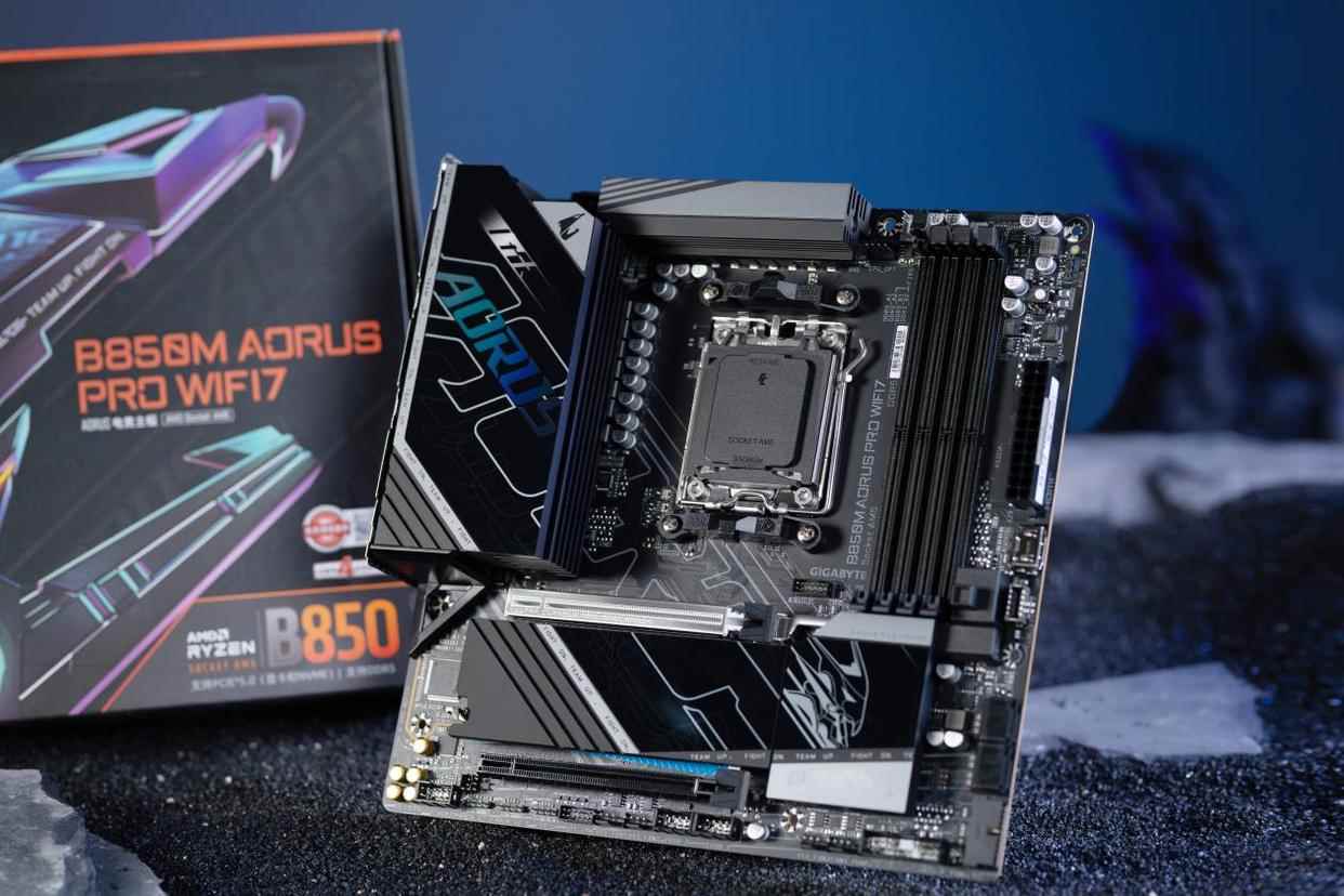 锐龙7 8700G配RTX 5060高性价比AI电脑配置推荐