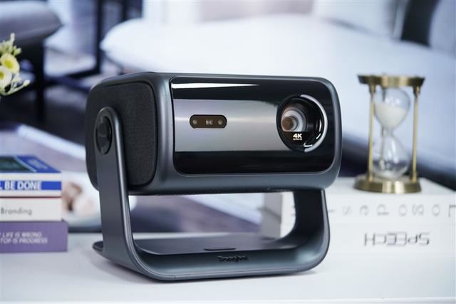 当贝F7 Pro 4K投影仪评测 万元内亮度最高4K激光投影仪